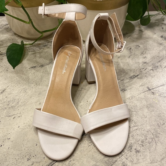 CityClassified Elegant White Block Heel Sandals size 9 - Picture 2 of 8